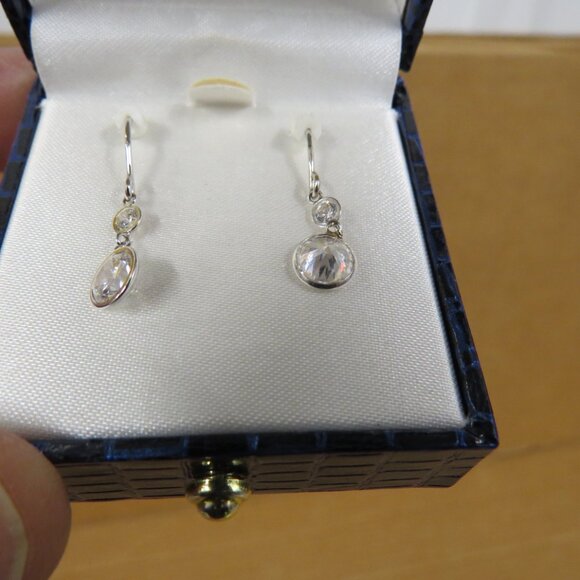 14K White Gold Hoop Dangle Earrings With CZ Gemstones 1.3 g Weight - Picture 6 of 9